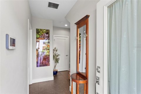 Townhouse in Saint Petersburg, Florida 4 bedrooms, 204.85 sq.m. № 2221478 - photo 19
