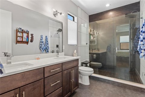 Townhouse in Saint Petersburg, Florida 4 bedrooms, 204.85 sq.m. № 2221478 - photo 23