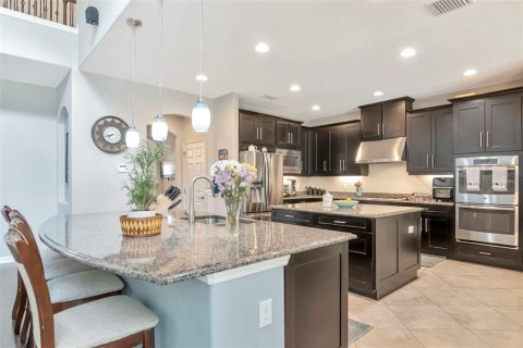 House in Wesley Chapel, Florida 6 bedrooms, 396.79 sq.m. № 1784940 - photo 12