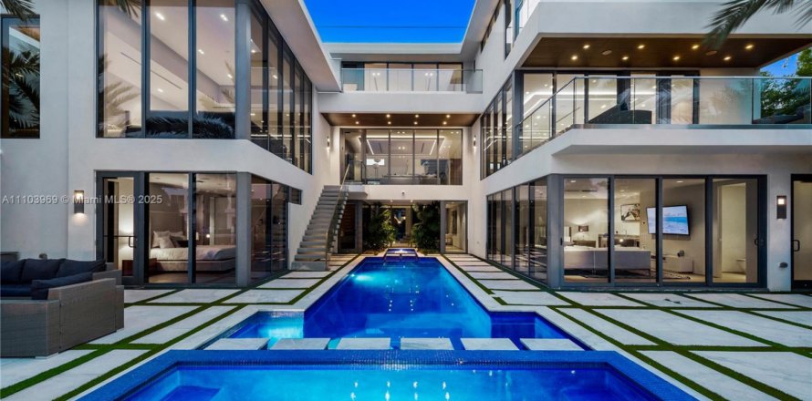 Дом в Форт-Лодердейл, Флорида 6 спален, 608.05м2 № 2015325