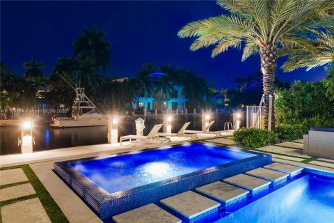 Снять в аренду виллу или дом в Форт-Лодердейл, Флорида 6 спален, 608.05м2, № 2015325 - фото 29