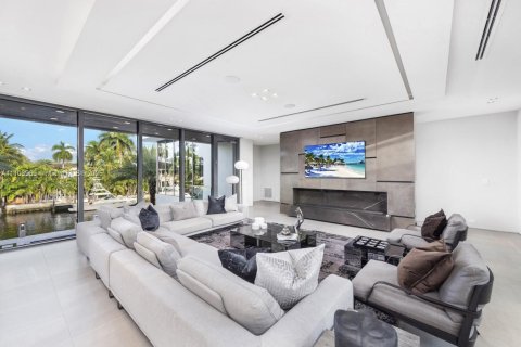 Снять в аренду виллу или дом в Форт-Лодердейл, Флорида 6 спален, 608.05м2, № 2015325 - фото 10