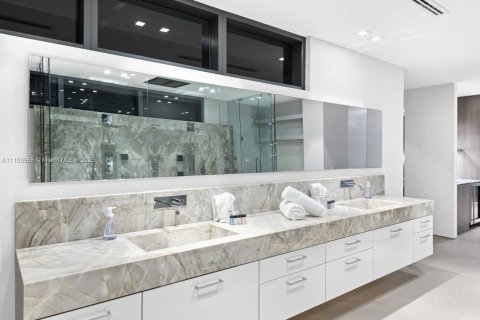 Снять в аренду виллу или дом в Форт-Лодердейл, Флорида 6 спален, 608.05м2, № 2015325 - фото 23