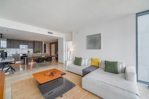 Condo in Miami, Florida, 2 bedrooms  № 2026077 - photo 8