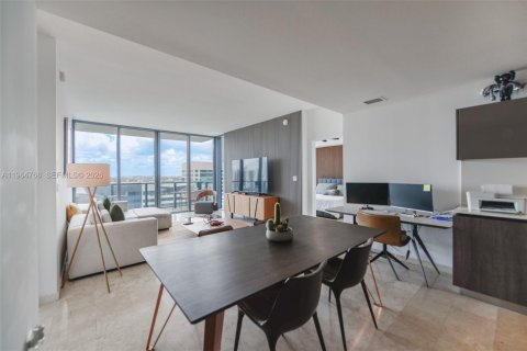 Condo in Miami, Florida, 2 bedrooms  № 2026077 - photo 5