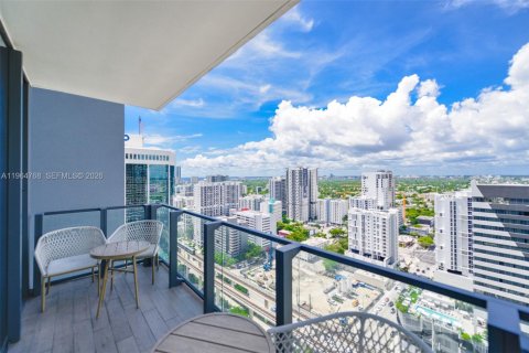 Condo in Miami, Florida, 2 bedrooms  № 2026077 - photo 25