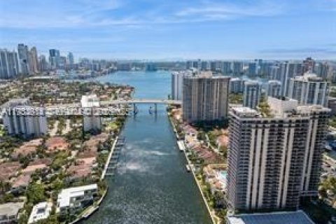 Купить кондоминиум в Авентура, Флорида 2 спальни, 176.61м2, № 1993086 - фото 2