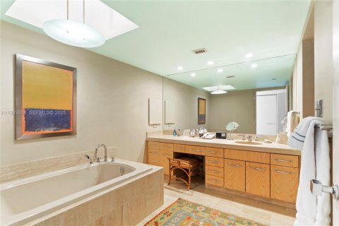 Купить кондоминиум в Авентура, Флорида 2 спальни, 176.61м2, № 1993086 - фото 16