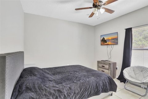 House in Kissimmee, Florida 3 bedrooms, 128.48 sq.m. № 1908552 - photo 22