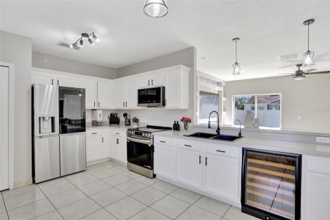 House in Kissimmee, Florida 3 bedrooms, 128.48 sq.m. № 1908552 - photo 8