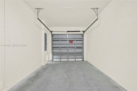 Townhouse in Homestead, Florida 3 bedrooms, 144.74 sq.m. № 1998088 - photo 16