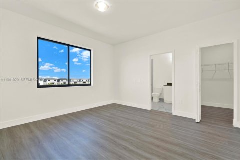 Townhouse in Homestead, Florida 3 bedrooms, 144.74 sq.m. № 1998088 - photo 22