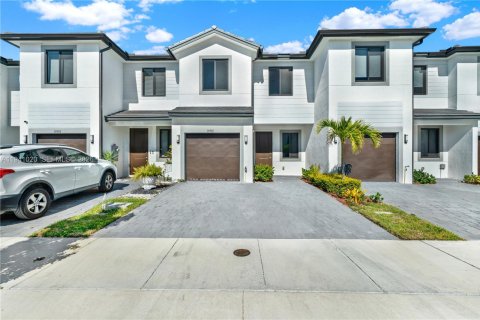 Townhouse in Homestead, Florida 3 bedrooms, 144.74 sq.m. № 1998088