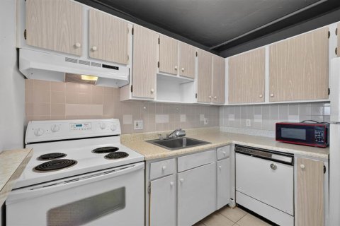 Copropriété à vendre à Daytona Beach, Floride: 1 chambre, 76.37 m2 № 2149529 - photo 12