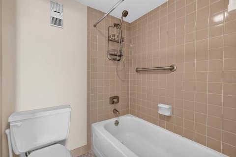 Copropriété à vendre à Daytona Beach, Floride: 1 chambre, 76.37 m2 № 2149529 - photo 20