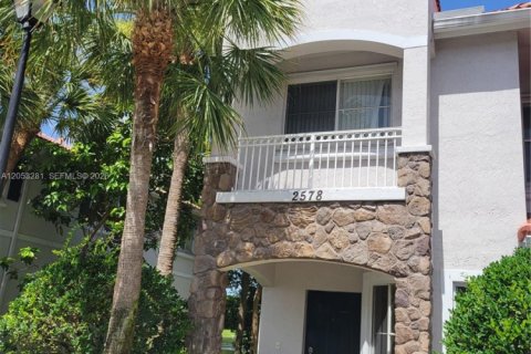 Touwnhouse à Miramar, Floride 3 chambres, 121.33 m2 № 2188573