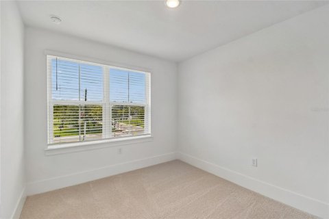 Townhouse in Oviedo, Florida 4 bedrooms, 188.13 sq.m. № 2208809 - photo 24