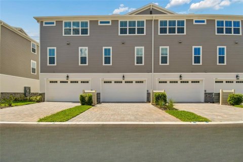 Townhouse in Oviedo, Florida 4 bedrooms, 188.13 sq.m. № 2208809 - photo 27
