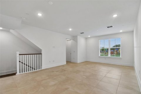 Townhouse in Oviedo, Florida 4 bedrooms, 188.13 sq.m. № 2208809 - photo 8