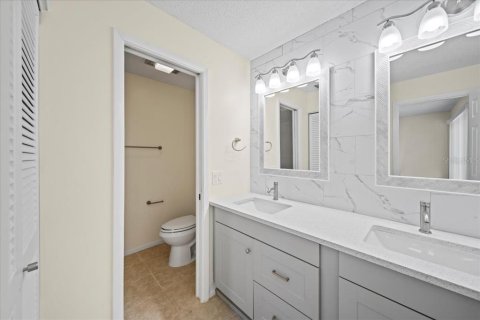 Townhouse in Plant City, Florida 3 bedrooms, 143.26 sq.m. № 1744348 - photo 16