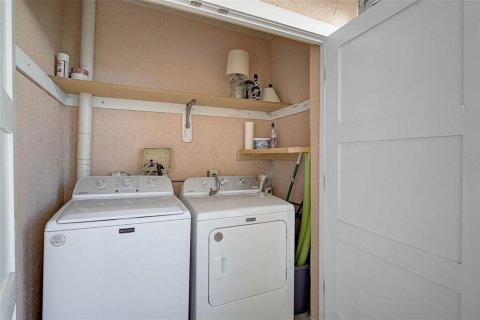 Купить кондоминиум в Брейдентон, Флорида 6 комнат, 106.28м2, № 2237263 - фото 25