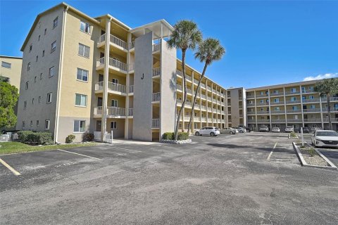 Condo in Bradenton, Florida, 2 bedrooms  № 2237263