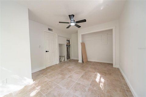 Casa en venta en Deltona, Florida, 5 dormitorios, 206.8 m2 № 1883282 - foto 19