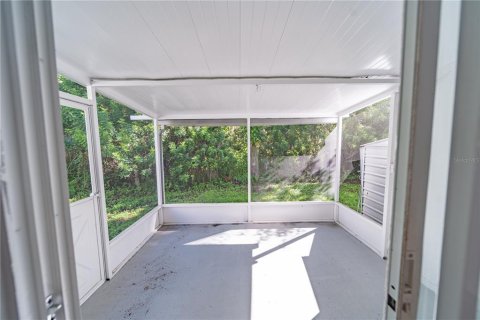 Casa en venta en Deltona, Florida, 5 dormitorios, 206.8 m2 № 1883282 - foto 13