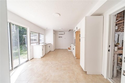 Casa en venta en Deltona, Florida, 5 dormitorios, 206.8 m2 № 1883282 - foto 29