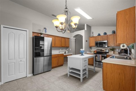 House in Wesley Chapel, Florida 4 bedrooms, 181.72 sq.m. № 1689730 - photo 9