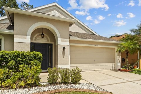 House in Wesley Chapel, Florida 4 bedrooms, 181.72 sq.m. № 1689730 - photo 2