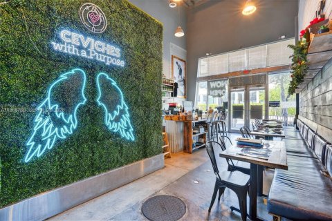 Купить коммерческую недвижимость в Майами, Флорида № 2050565 - фото 11