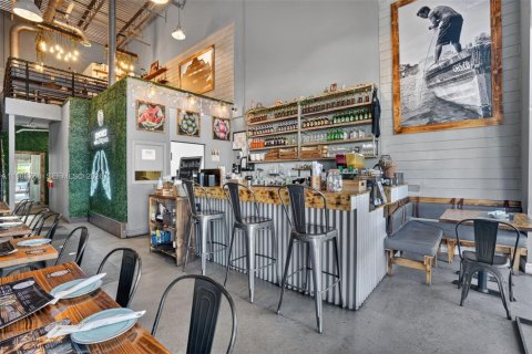 Купить коммерческую недвижимость в Майами, Флорида № 2050565 - фото 3