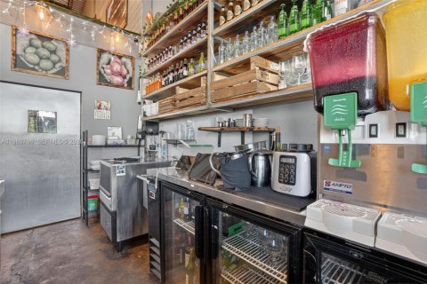 Купить коммерческую недвижимость в Майами, Флорида № 2050565 - фото 9