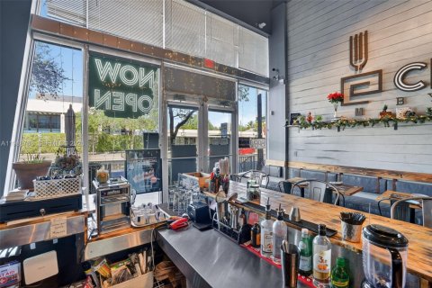 Купить коммерческую недвижимость в Майами, Флорида № 2050565 - фото 8