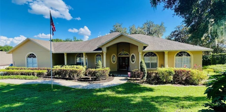 Villa ou maison à Clermont, Floride 4 chambres, 269.42 m2 № 2121098