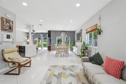 House in Homestead, Florida 4 bedrooms, 163.69 sq.m. № 1897124 - photo 8