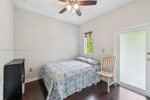 House in Homestead, Florida 4 bedrooms, 163.69 sq.m. № 1897124 - photo 28
