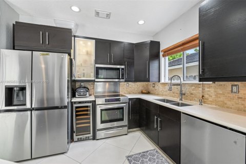 House in Homestead, Florida 4 bedrooms, 163.69 sq.m. № 1897124 - photo 14
