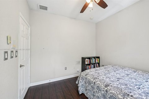 House in Homestead, Florida 4 bedrooms, 163.69 sq.m. № 1897124 - photo 29