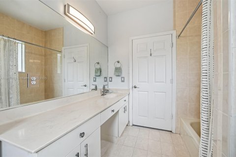 House in Homestead, Florida 4 bedrooms, 163.69 sq.m. № 1897124 - photo 21
