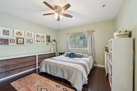 House in Homestead, Florida 4 bedrooms, 163.69 sq.m. № 1897124 - photo 17