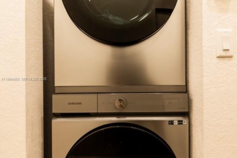 Townhouse in Miami, Florida 3 bedrooms, 123.37 sq.m. № 2026214 - photo 16