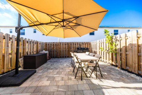 Townhouse in Miami, Florida 3 bedrooms, 123.37 sq.m. № 2026214 - photo 7