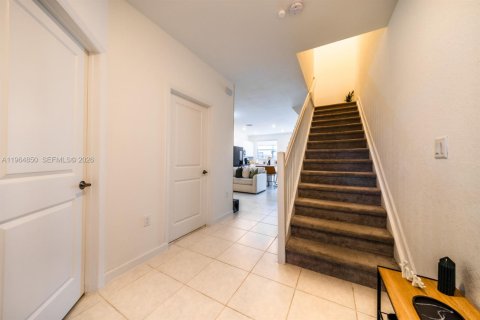 Townhouse in Miami, Florida 3 bedrooms, 123.37 sq.m. № 2026214 - photo 13