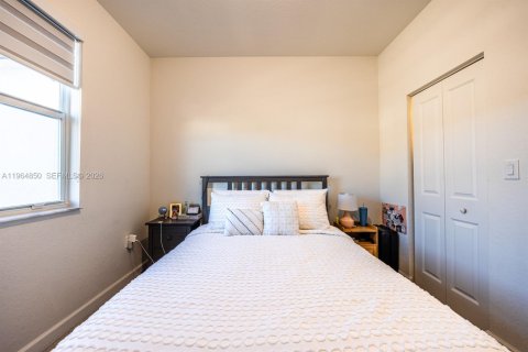 Townhouse in Miami, Florida 3 bedrooms, 123.37 sq.m. № 2026214 - photo 22