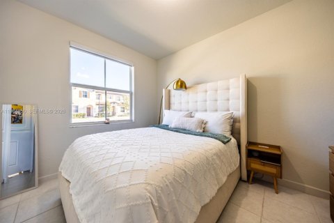 Townhouse in Miami, Florida 3 bedrooms, 123.37 sq.m. № 2026214 - photo 10