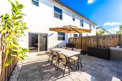 Townhouse in Miami, Florida 3 bedrooms, 123.37 sq.m. № 2026214 - photo 8