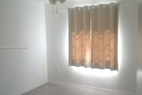 Townhouse in Cutler Bay, Florida 3 bedrooms, 118.91 sq.m. № 2086933 - photo 17