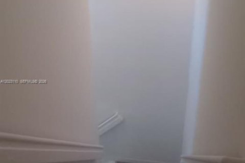 Townhouse in Cutler Bay, Florida 3 bedrooms, 118.91 sq.m. № 2086933 - photo 18